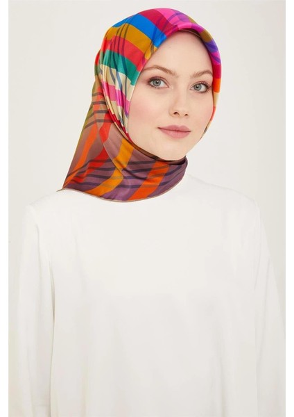 Soyut Desenli Twill İpek Eşarp 24Ya9107 50 01 indirimleri