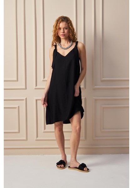 Örgü Askılı Siyah Elbise