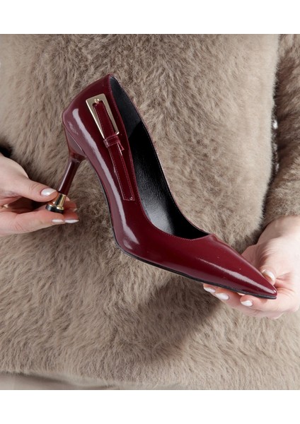 Bordo Yanı Şık Toka Detaylı Sivri Burun Yumuşak Deri Yapısı Stiletto fırsatları