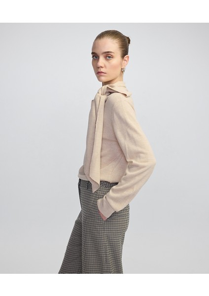 Yakası Bağlamalı Triko IW6250050332023 modelleri