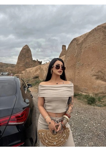 Madonna Yaka Bol Paça Pantolonlu Takım fırsatları