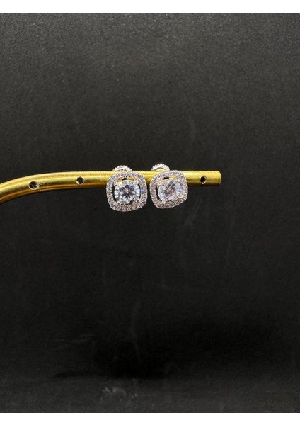 Vidalı Tek Taşlı Gümüş Küpe