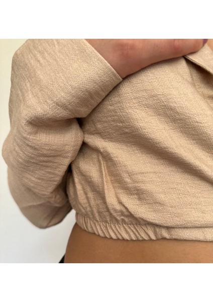 Bej Vatkalı Beli Lastikli Göğüs Dekolteli Şık Ceket Bluz