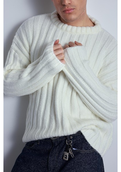 Erkek Oversize Kalın Fitilli Triko Kazak Ekru fırsatları