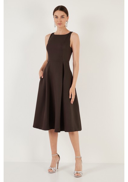 Regular Fit Bisiklet Yaka Cepli Pileli Midi Boy Elbise Bayan Elbise 6111963 fırsatları