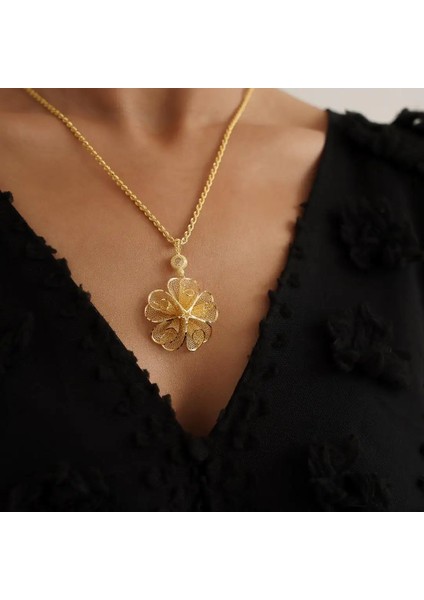 Tül Çiçek Altın Kolye modelleri