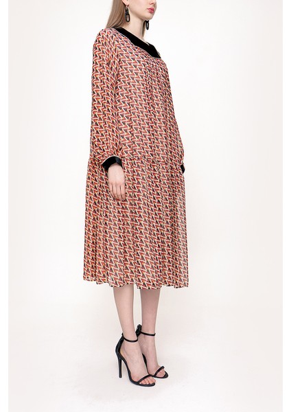 Desenli Büzgülü Bol Kesim Elbise 93701 fiyatları