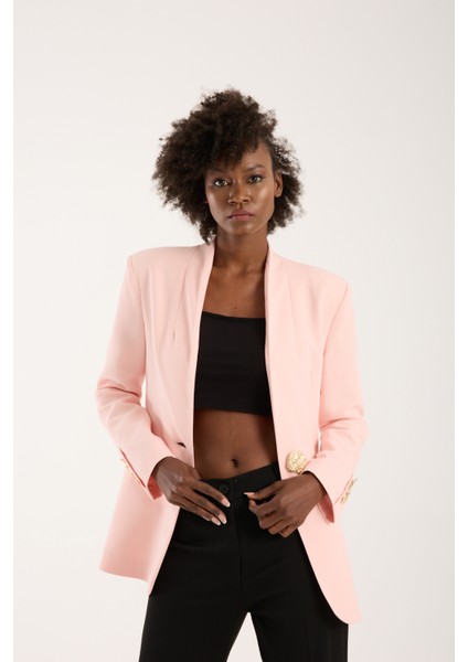 Pembe Salaş Kesim Düğme Detaylı Dokuma Blazer Ceket