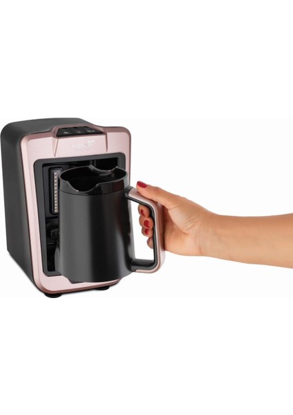 Pembe Türk Kahvesi Makinesi, Közde ve Sütlü Seçeneklerle Keyifli Anlar