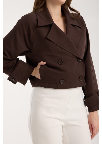 Acı Kahve Kruvaze Yaka Crop Trençkot