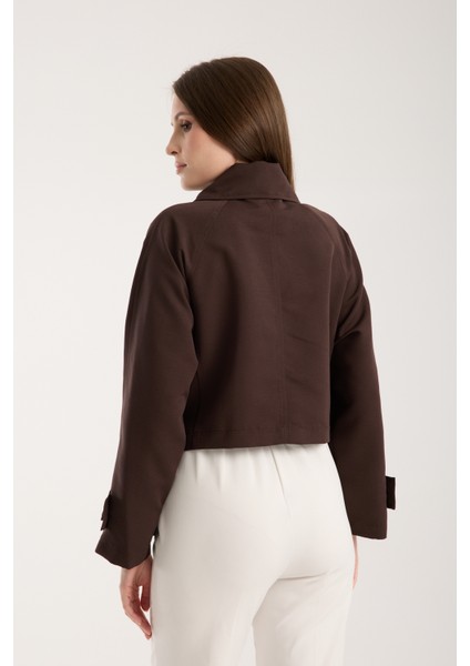 Acı Kahve Kruvaze Yaka Crop Trençkot
