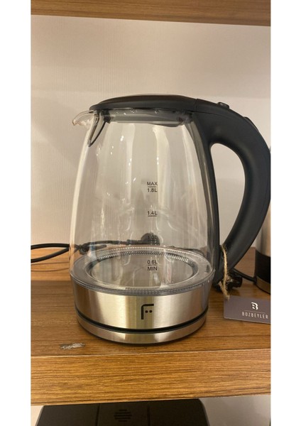 Siyah Cam Su Isıtıcı, Estetik ve Dayanıklı E-Ticaret Ürünü