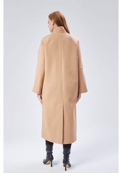Bej Dik Yaka Oversize Uzun Yünlü Kaşe Kaban