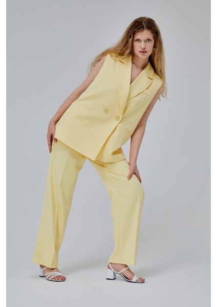 Sarı Salaş Kesim Dökümlü Pantolon