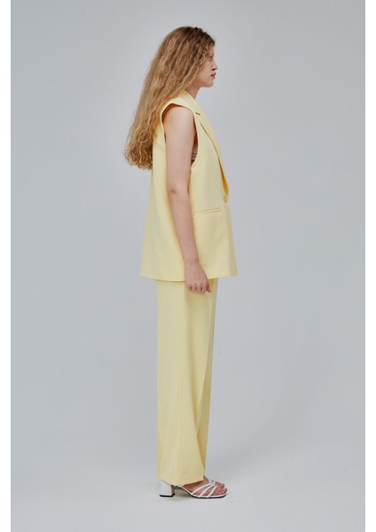 Sarı Salaş Kesim Dökümlü Pantolon