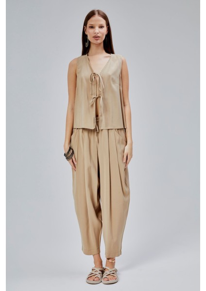 Vizon V Yaka Fiyonk Detaylı Yelek-Pantolon Takım