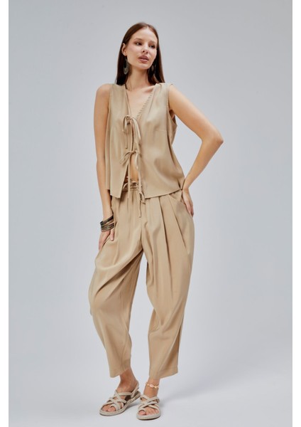 Vizon V Yaka Fiyonk Detaylı Yelek-Pantolon Takım