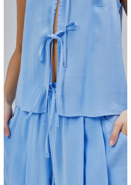 Bebe Mavisi V Yaka Fiyonk Detaylı Yelek-Pantolon Takım