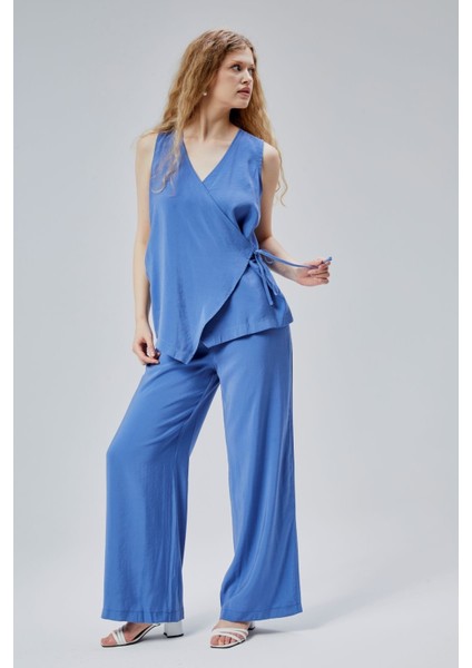 Indigo V Yaka Yandan Bağlama Detaylı Yelek-Pantolon Takım