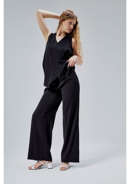 Siyah V Yaka Yandan Bağlama Detaylı Yelek-Pantolon Takım