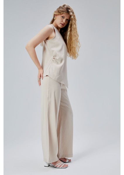 Vizon V Yaka Yandan Bağlama Detaylı Yelek-Pantolon Takım