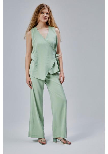 Mint V Yaka Yandan Bağlama Detaylı Yelek-Pantolon Takım