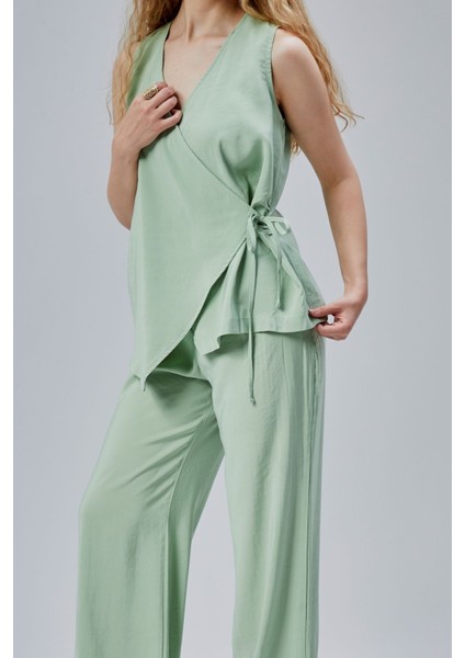 Mint V Yaka Yandan Bağlama Detaylı Yelek-Pantolon Takım