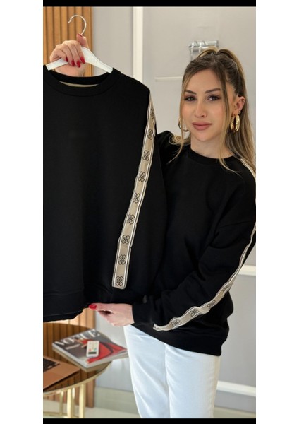 Kadın Kolları Şerit Detaylı Yuvarlak Yaka Üst Düzey Kumaş Kaliteli Şardonsuz Sweatshırt modelleri
