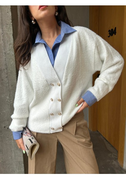 Kadın Ekru Gold Düğmeli Hırka Peluş Dokulu 114