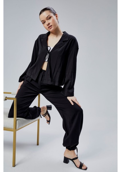 Siyah Salaş Kesim Bağlama Detaylı Gömlek