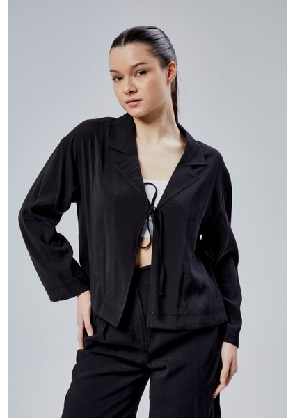 Siyah Salaş Kesim Bağlama Detaylı Gömlek