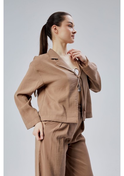 Açık Kahverengi Salaş Kesim Bağlama Detaylı Gömlek