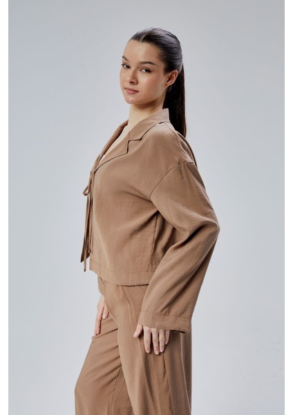 Açık Kahverengi Salaş Kesim Bağlama Detaylı Gömlek