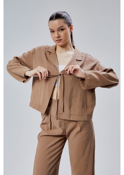 Açık Kahverengi Salaş Kesim Bağlama Detaylı Gömlek