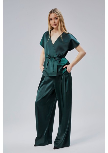 Kadın V Yaka Saten Kemerli Bluz ve Pantolon Takım