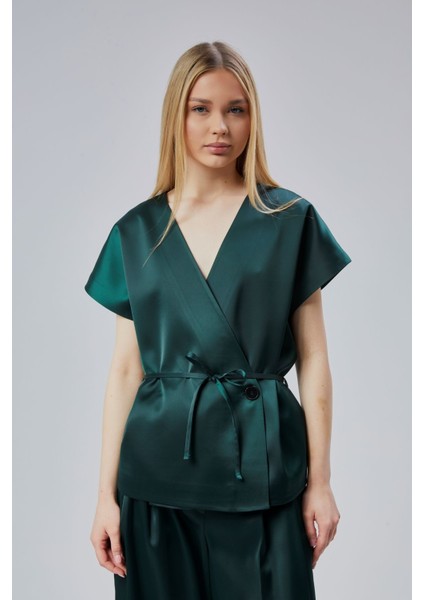 Kadın V Yaka Saten Kemerli Bluz ve Pantolon Takım