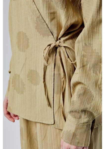 Haki Regular Bağlama Detaylı Gömlek