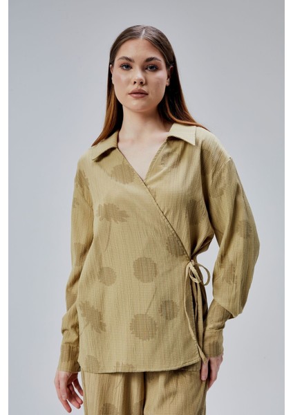 Haki Regular Bağlama Detaylı Gömlek