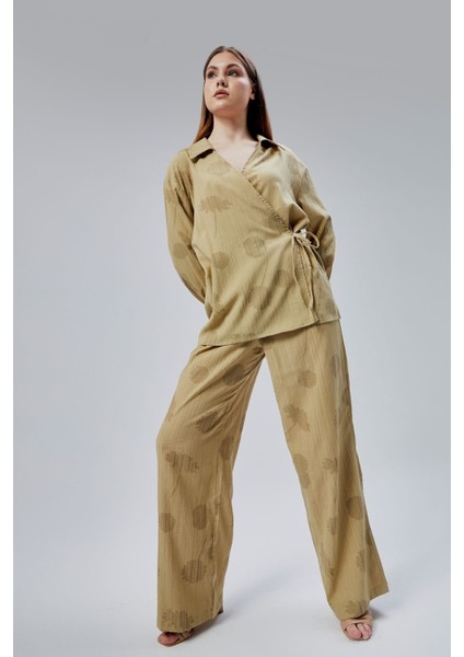 Haki Regular Bağlama Detaylı Gömlek