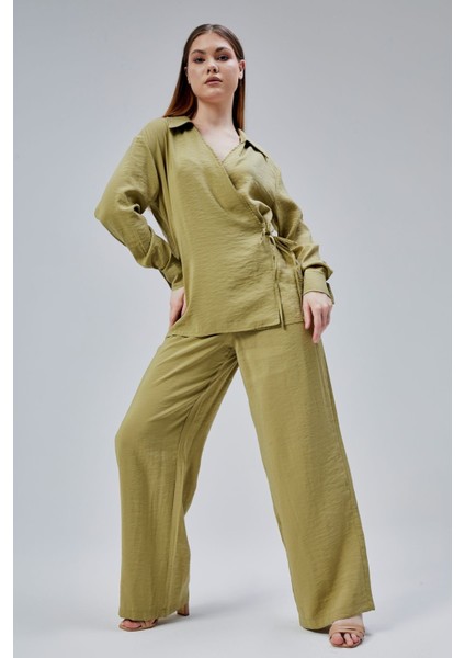 Açık Haki Regular Bağlama Detaylı Gömlek