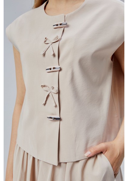 Bej Regular Düğme Detaylı Yelek