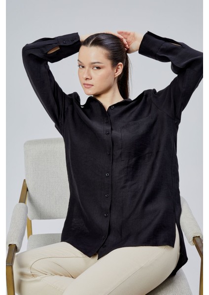 Siyah Yırtmaç Detaylı Oversize Gömlek