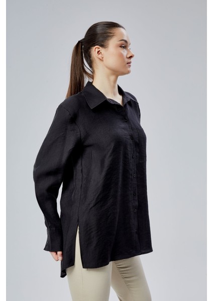 Siyah Yırtmaç Detaylı Oversize Gömlek