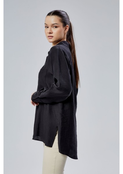Siyah Yırtmaç Detaylı Oversize Gömlek