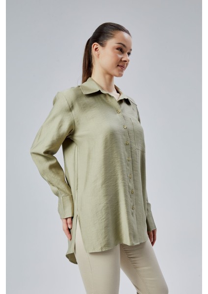 Yeşil Yırtmaç Detaylı Oversize Gömlek
