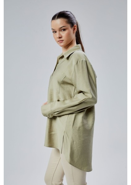Yeşil Yırtmaç Detaylı Oversize Gömlek