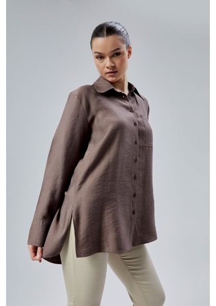 Kahverengi Yırtmaç Detaylı Oversize Gömlek