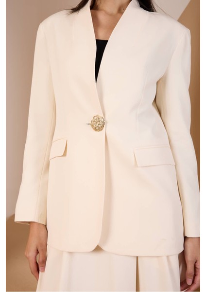 Ekru Salaş Kesim Düğme Detaylı Dokuma Blazer Ceket