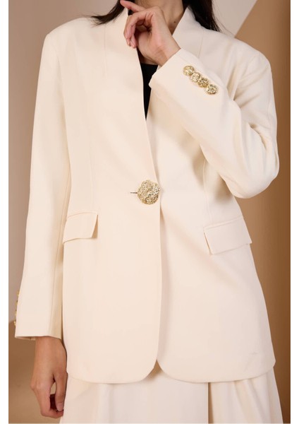 Ekru Salaş Kesim Düğme Detaylı Dokuma Blazer Ceket