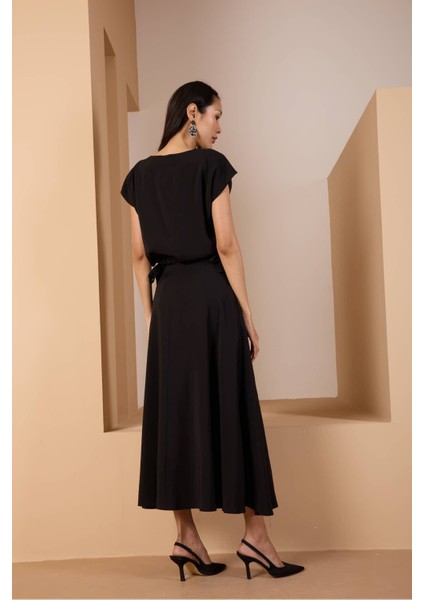 Siyah Salaş Kesim Beli Lastikli Dokuma Etek